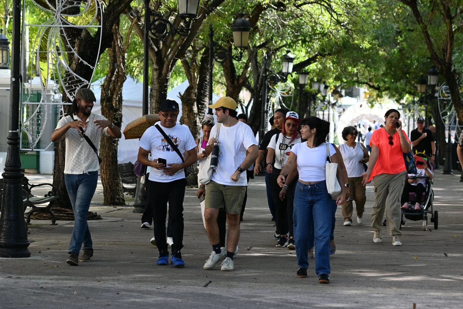 Desvío San Juan Decolonial: participantes recorren el Viejo San Juan contraponiendo archivo y paisaje — foto 06