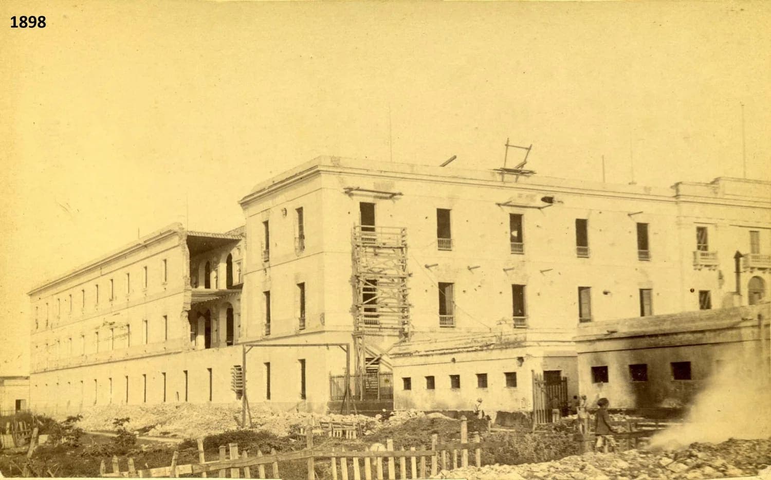 Desvío San Juan Extramuros: la comunidad de La Perla a lo largo de las murallas — foto 02